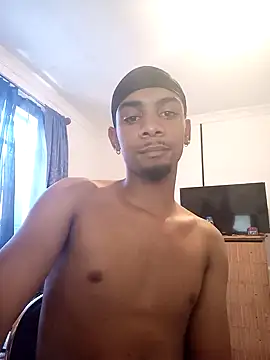 Snapshot of 29YOURZ_28_ chatting on 12/19/24, 11:29 29YOURZ 28 online show from 12/19/24, 11:29