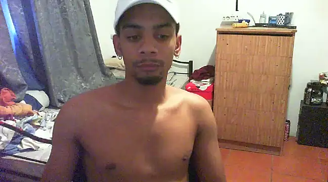 Snapshot of 29YOURZ_28_ chatting on 01/16/25, 05:33 29YOURZ 28 online show from 01/16/25, 05:33