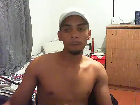 Snapshot of 29YOURZ_28_ chatting on 02/27/25, 08:09 29YOURZ 28 online show from 02/27/25, 08:09