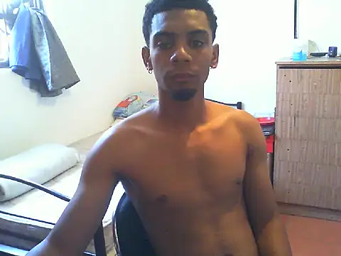 Snapshot of 29YOURZ_28_ chatting on 03/13/25, 10:47 29YOURZ 28 online show from 03/13/25, 10:47
