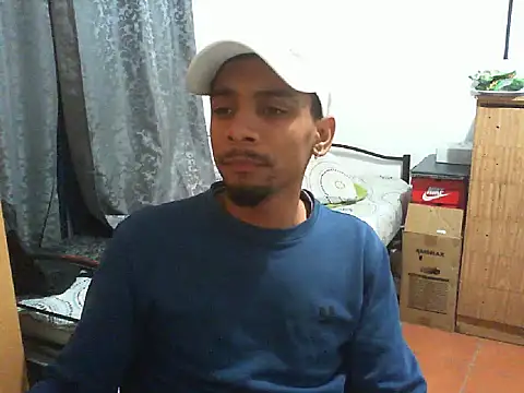 Snapshot of 29YOURZ_28_ chatting on 09/25/25, 05:27 29YOURZ 28 online show from 09/25/25, 05:27