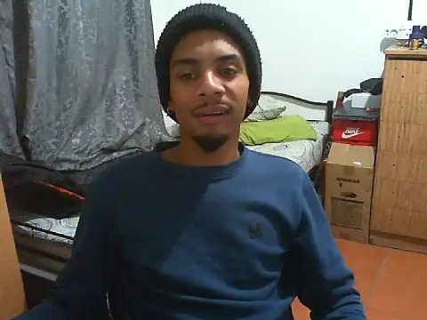 Snapshot of 29YOURZ_28_ chatting on 10/02/25, 06:15 29YOURZ 28 online show from 10/02/25, 06:15