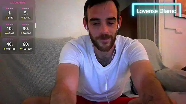 Snapshot of _NakedChef_ chatting on 09/10/25, 05:24 NakedChef online show from 09/10/25, 05:24