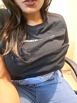 Snapshot of N-Natasha chatting on 03/17/25, 12:19 N-Natasha online show from 03/17/25, 12:19