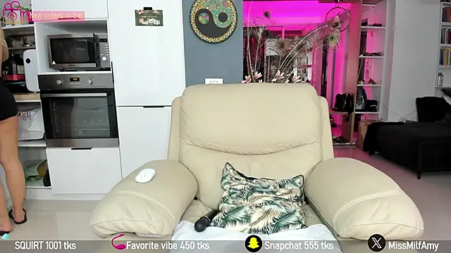 AmySuperHeroes online show from 02/01/25, 01:09