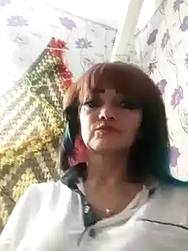 Snapshot of SweetLeila40 chatting on 12/24/24, 10:28 SweetLeila40 online show from 12/24/24, 10:28