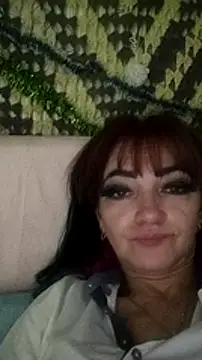 Snapshot of SweetLeila40 chatting on 12/25/24, 03:38 SweetLeila40 online show from 12/25/24, 03:38