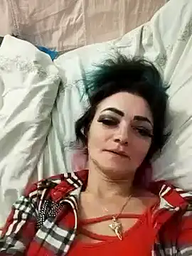 Snapshot of SweetLeila40 chatting on 01/07/25, 01:17 SweetLeila40 online show from 01/07/25, 01:17