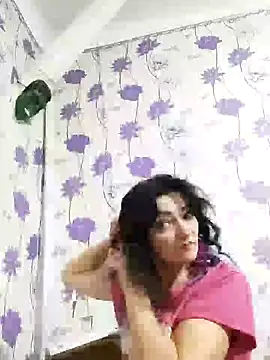 Snapshot of SweetLeila40 chatting on 02/03/25, 07:31 SweetLeila40 online show from 02/03/25, 07:31