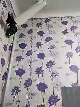 Snapshot of SweetLeila40 chatting on 02/08/25, 04:57 SweetLeila40 online show from 02/08/25, 04:57