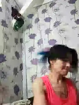 Snapshot of SweetLeila40 chatting on 02/11/25, 02:14 SweetLeila40 online show from 02/11/25, 02:14