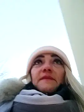 Snapshot of SweetLeila40 chatting on 02/21/25, 04:05 SweetLeila40 online show from 02/21/25, 04:05