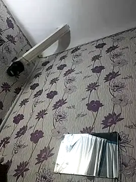 Snapshot of SweetLeila40 chatting on 02/22/25, 11:13 SweetLeila40 online show from 02/22/25, 11:13