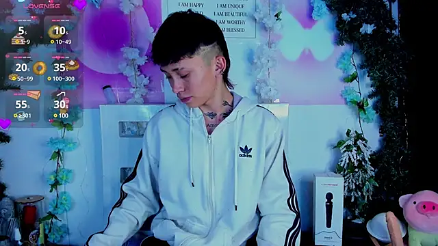 Snapshot of juniior_2311_ chatting on 01/28/25, 10:23 juniior 2311  online show from 01/28/25, 10:23