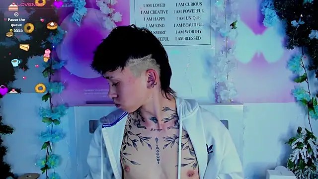 Snapshot of juniior_2311_ chatting on 01/29/25, 01:27 juniior 2311  online show from 01/29/25, 01:27