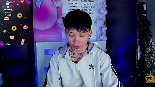 Snapshot of juniior_2311_ chatting on 02/13/25, 12:24 juniior 2311  online show from 02/13/25, 12:24