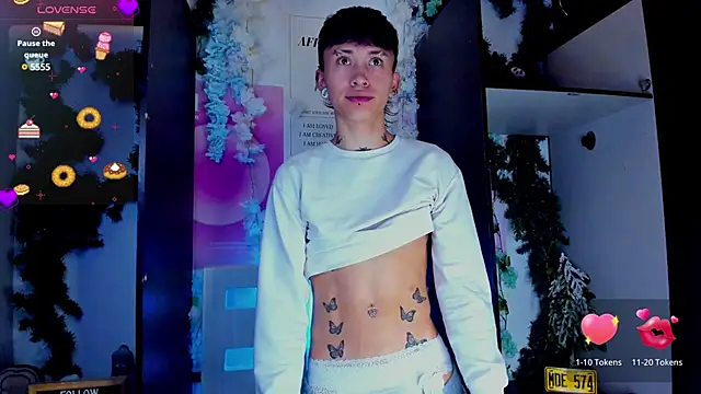 Snapshot of juniior_2311_ chatting on 02/18/25, 01:10 juniior 2311  online show from 02/18/25, 01:10