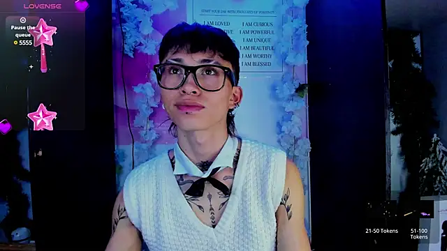 Snapshot of juniior_2311_ chatting on 02/19/25, 07:27 juniior 2311  online show from 02/19/25, 07:27