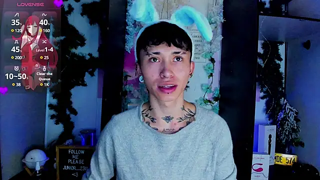 Snapshot of juniior_2311_ chatting on 02/27/25, 10:20 juniior 2311  online show from 02/27/25, 10:20