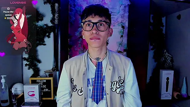 Snapshot of juniior_2311_ chatting on 03/07/25, 05:08 juniior 2311  online show from 03/07/25, 05:08