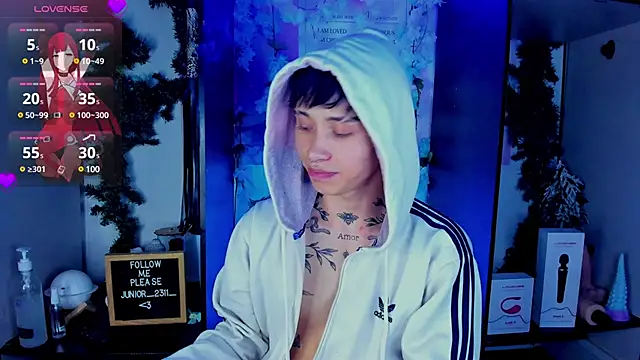 Snapshot of juniior_2311_ chatting on 03/08/25, 02:45 juniior 2311  online show from 03/08/25, 02:45