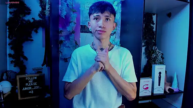 Snapshot of juniior_2311_ chatting on 03/10/25, 08:56 juniior 2311  online show from 03/10/25, 08:56