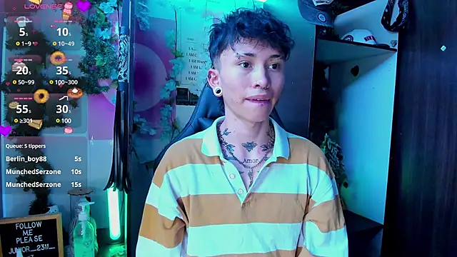 Snapshot of juniior_2311_ chatting on 03/15/25, 02:23 juniior 2311  online show from 03/15/25, 02:23