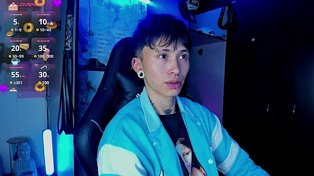 Snapshot of juniior_2311_ chatting on 03/17/25, 08:51 juniior 2311  online show from 03/17/25, 08:51