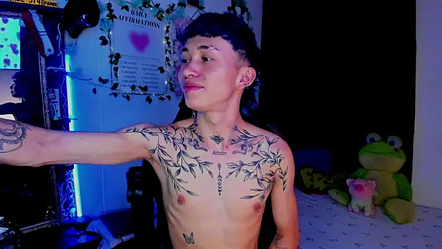 Snapshot of juniior_2311_ chatting on 09/09/25, 04:23 juniior 2311  online show from 09/09/25, 04:23