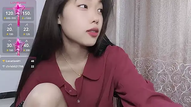 Snapshot of Lvy--v chatting on 03/04/25, 10:38 Lvy--v online show from 03/04/25, 10:38
