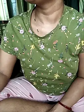 Snapshot of MUMTAJ-1 chatting on 10/23/25, 08:46 MUMTAJ-1 online show from 10/23/25, 08:46