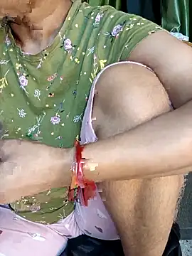 Snapshot of MUMTAJ-1 chatting on 10/27/25, 04:22 MUMTAJ-1 online show from 10/27/25, 04:22