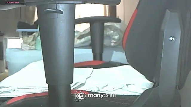 onaho suki  online show from 10/18/25, 03:42