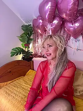 Snapshot of KelliRaid chatting on 02/11/25, 07:54 KelliRaid online show from 02/11/25, 07:54