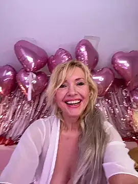 Snapshot of KelliRaid chatting on 02/12/25, 08:16 KelliRaid online show from 02/12/25, 08:16