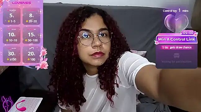 VitoriaFernandes online show from 01/17/25, 12:20