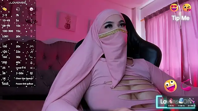 Snapshot of Tahiraa_ chatting on 12/01/24, 04:40 Tahiraa online show from 12/01/24, 04:40