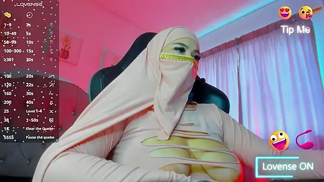 Snapshot of Tahiraa_ chatting on 12/04/24, 07:12 Tahiraa online show from 12/04/24, 07:12