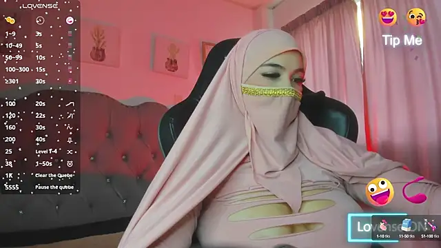 Snapshot of Tahiraa_ chatting on 12/05/24, 07:17 Tahiraa online show from 12/05/24, 07:17