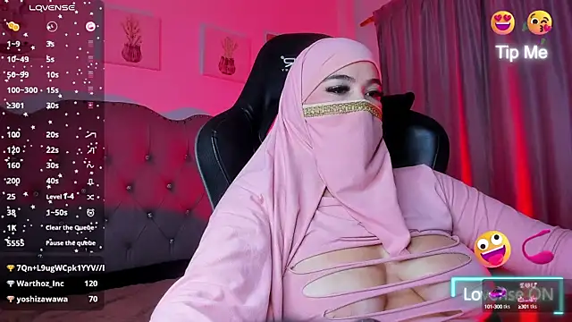 Snapshot of Tahiraa_ chatting on 12/05/24, 10:23 Tahiraa online show from 12/05/24, 10:23