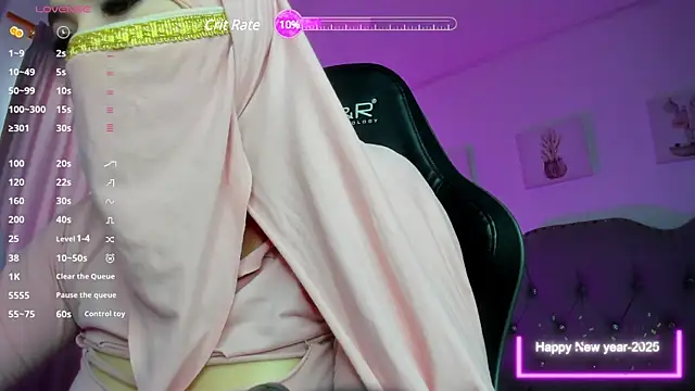 Snapshot of Tahiraa_ chatting on 01/13/25, 12:56 Tahiraa online show from 01/13/25, 12:56