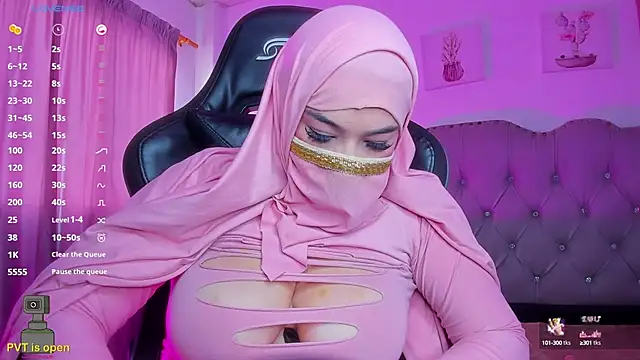 Snapshot of Tahiraa_ chatting on 01/27/25, 01:09 Tahiraa online show from 01/27/25, 01:09