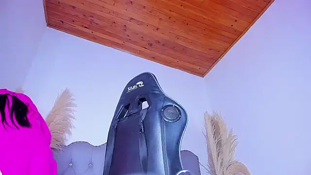 Snapshot of Tahiraa_ chatting on 09/30/25, 01:27 Tahiraa online show from 09/30/25, 01:27