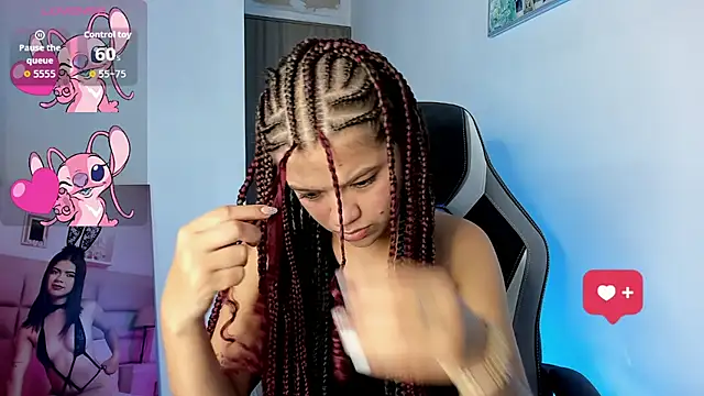 Snapshot of PaigeJayden chatting on 10/14/25, 09:59 PaigeJayden online show from 10/14/25, 09:59