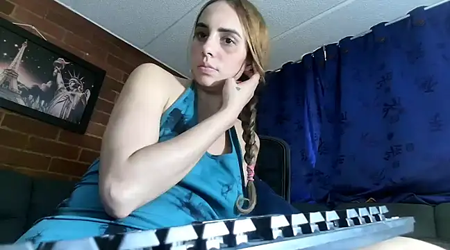 Snapshot of ValeriaLacrozee chatting on 01/13/25, 10:35 ValeriaLacrozee online show from 01/13/25, 10:35