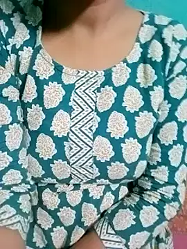 Snapshot of Arohi_is_Live chatting on 01/04/25, 01:53 Arohi is Live online show from 01/04/25, 01:53