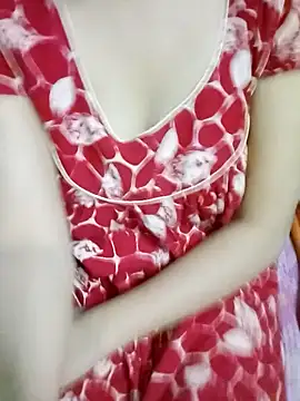 Snapshot of Arohi_is_Live chatting on 01/06/25, 12:13 Arohi is Live online show from 01/06/25, 12:13