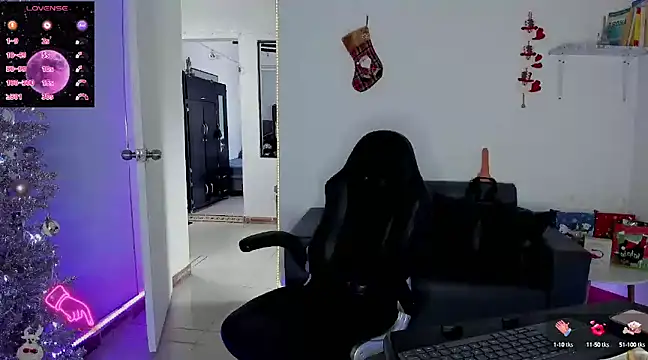 ZhoeStrong online show from 12/26/24, 09:26