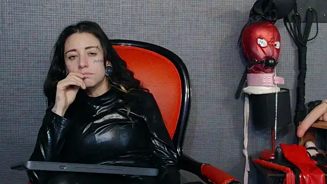 Snapshot of LusstCruella chatting on 03/04/25, 06:50 LusstCruella online show from 03/04/25, 06:50