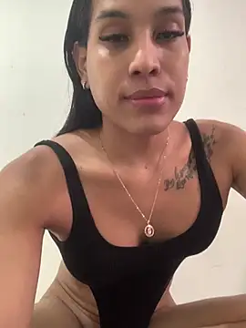 Snapshot of Emiily_Miller chatting on 12/16/24, 06:16 Emiily Miller online show from 12/16/24, 06:16